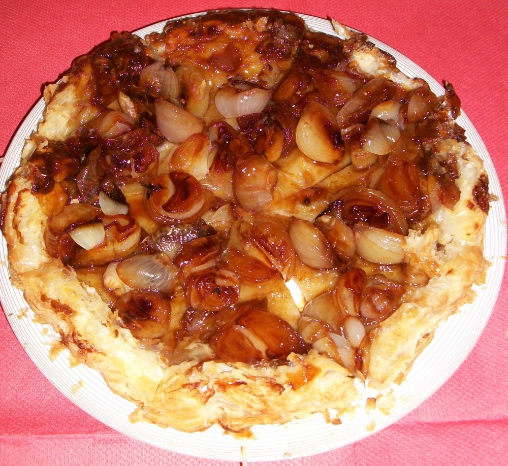 A rather marvellous take on a tart tartin- small, sweet onions caramelised in sugar and balsamic vinegar with the traditional puff pastry lid/base served with a truly devilish Roquefort sauce. This is the kind of food that could have me dead of congestive heart failure before I'm 40. Fan. Bloody. Tastic, and points for originality.  Fearless leader Sheena provided this one. 