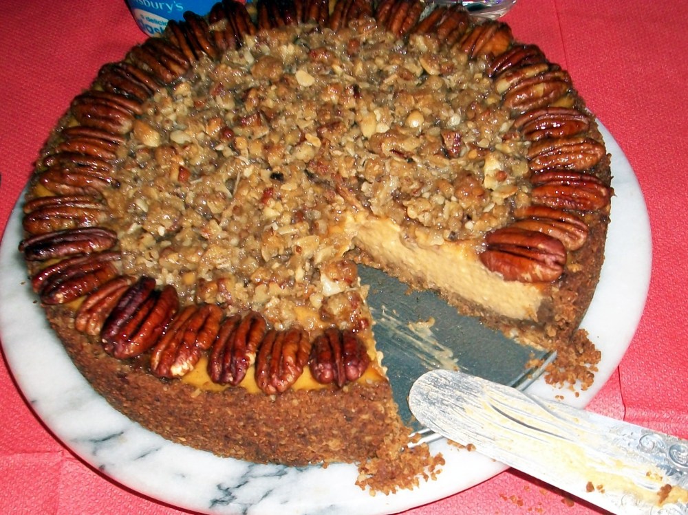 Another beautiful offering from Stuart who frankly shames my presentation skills further into the ground with every meeting. This beautiful beast is a sweet potato cheesecake, digestive base topped off with pecan halves. Again some mixed reviews and debate as to the cinammon levels being too high. I thought it was great and the spice helped to cut through the richness of the cheesy sweet potato filling but I'm a big fan of cinnamon. And slightly too rich stuff. This was amazing. 