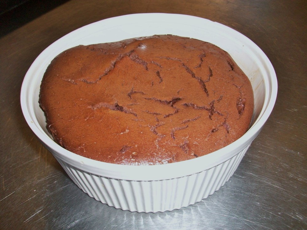 Just because we've not made fun of Ian enough recently he decided to put his souffle in very early and learn the hard lesson of deflation with an audience. It was however very impressive upon tasting with a rich choclatey flavour. Who doesn't like warm chocolate cake in all of it's forms? 