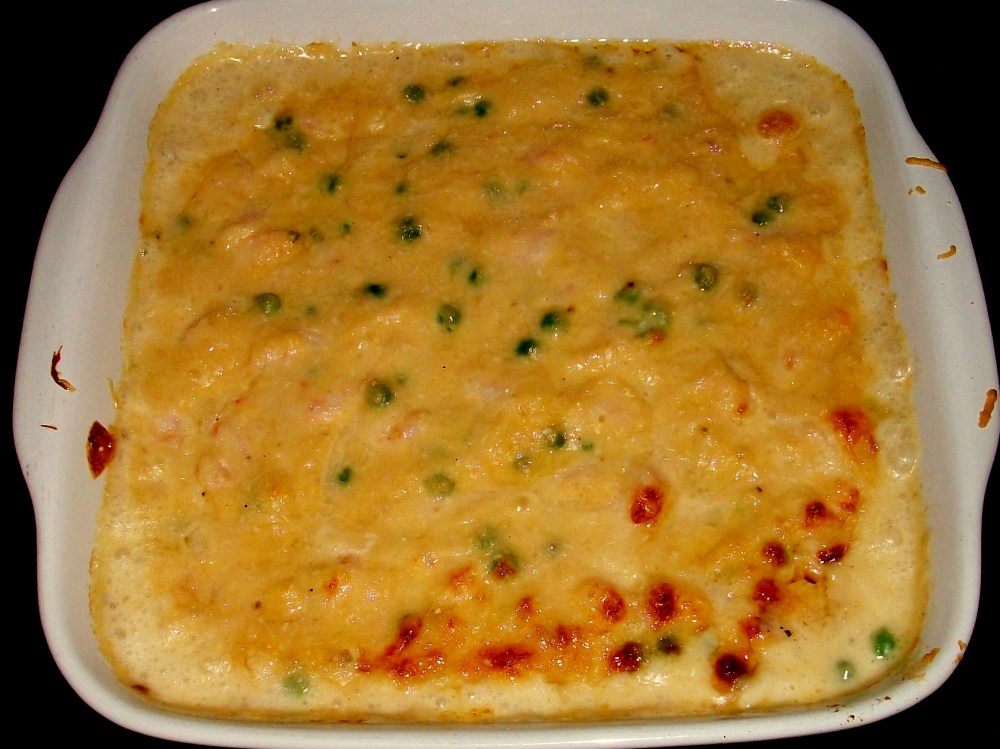 Prawn Mornay. I love you Sheena. Thick, rich bechamel with paremesan and another (which I'm going to say gruyere but may be mistaken) cheese with prawns and peas to make it healthy. Ahem. Absolutely beautiful.